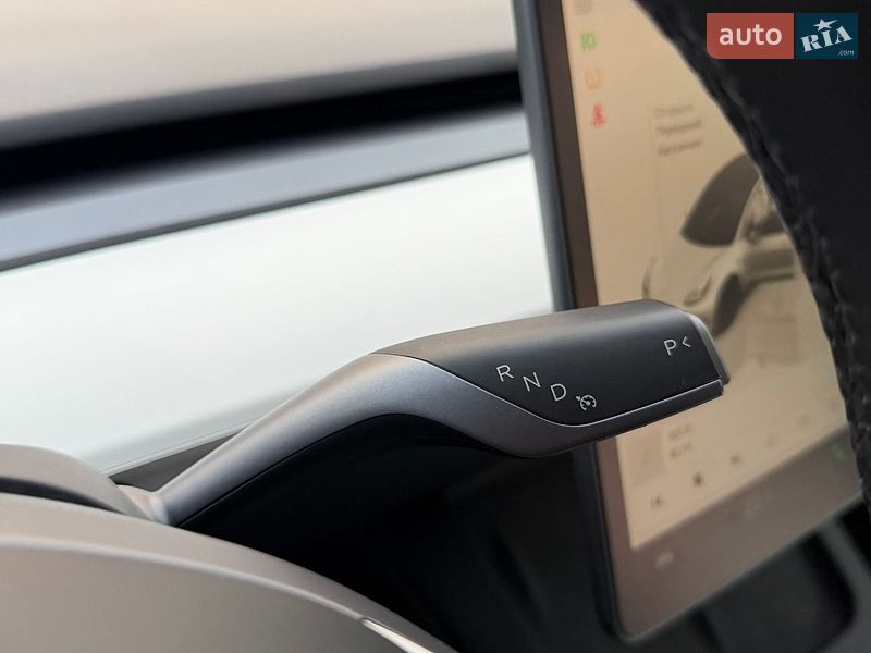 Седан Tesla Model 3 2023 в Житомире