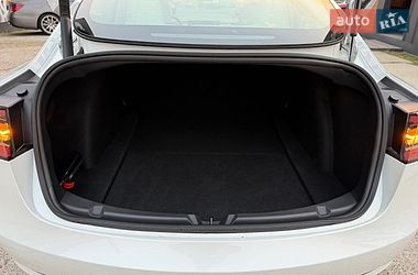 Седан Tesla Model 3 2023 в Житомире