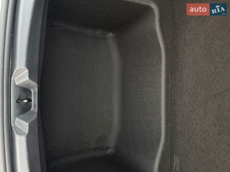 Седан Tesla Model 3 2023 в Житомире