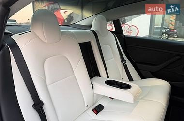 Седан Tesla Model 3 2023 в Житомире