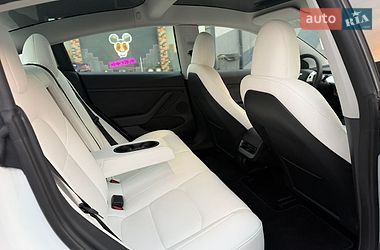 Седан Tesla Model 3 2023 в Житомире