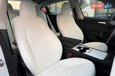 Седан Tesla Model 3 2023 в Житомире