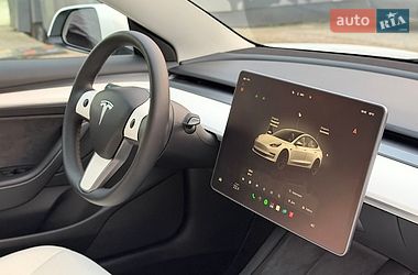 Седан Tesla Model 3 2023 в Житомире