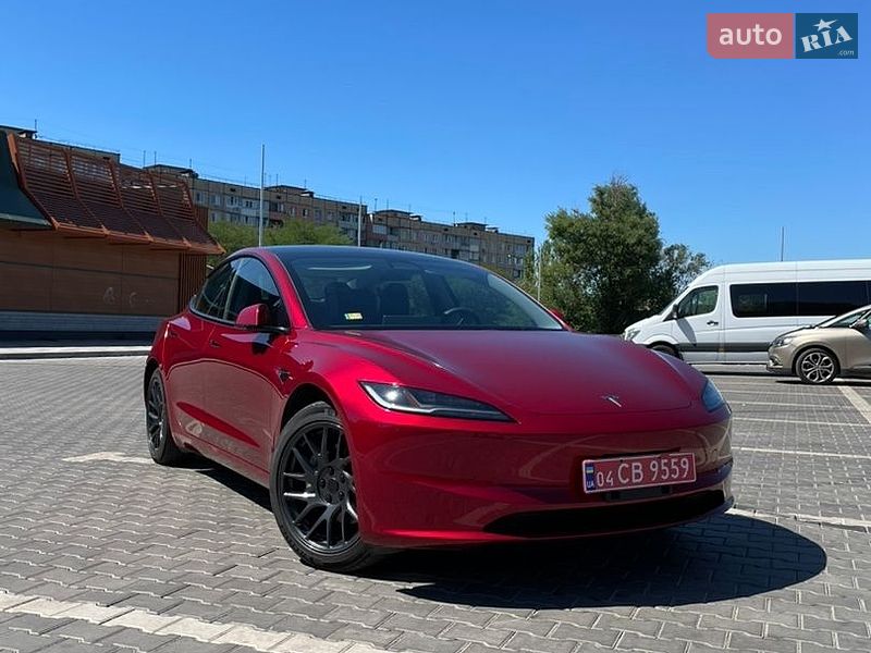 Седан Tesla Model 3 2025 в Кривому Розі