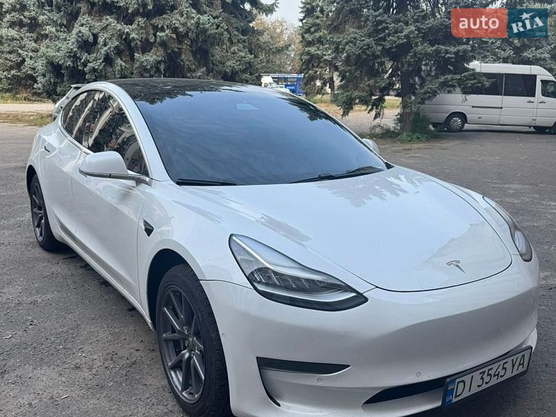 Tesla Model 3 2020
