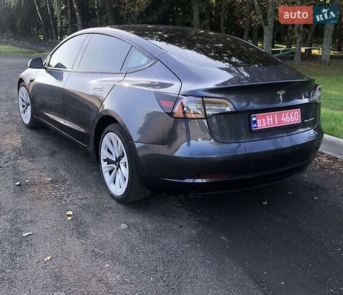 Седан Tesla Model 3 2022 в Івано-Франківську