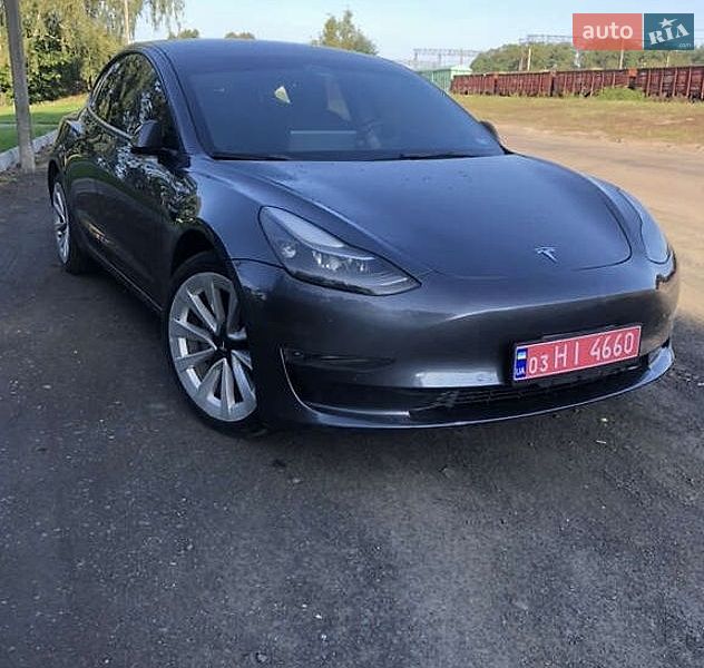 Седан Tesla Model 3 2022 в Івано-Франківську