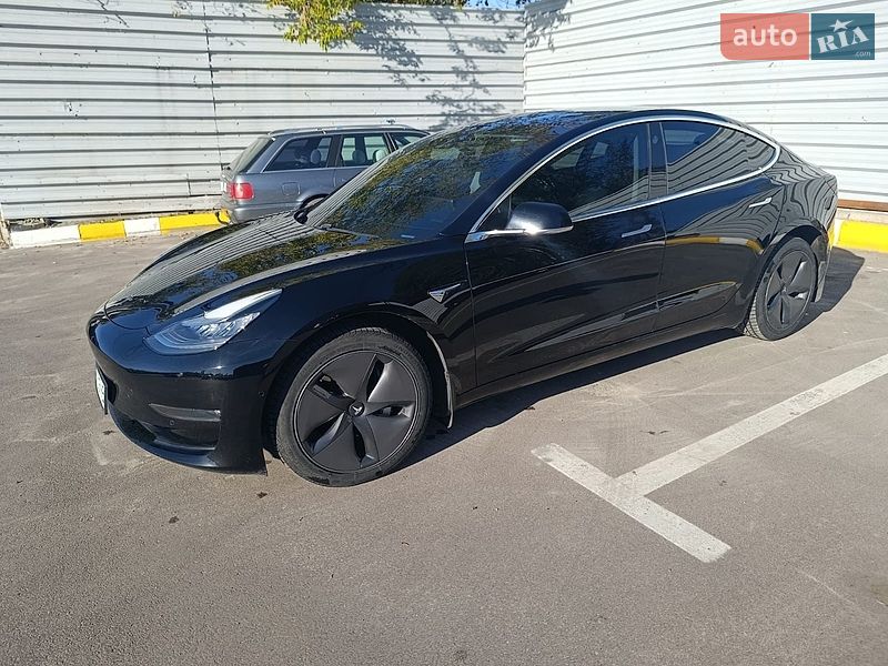 Седан Tesla Model 3 2019 в Ирпене