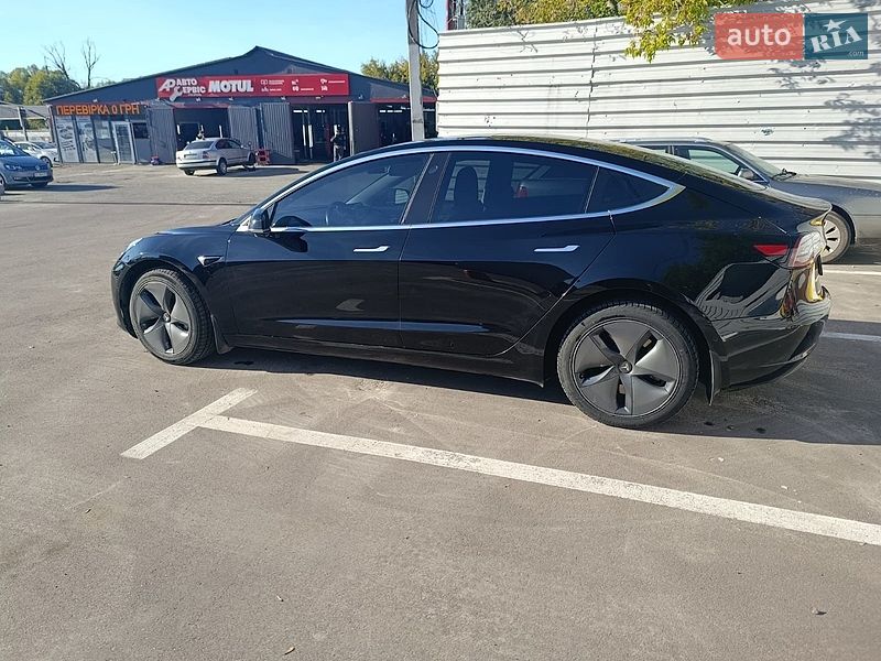 Седан Tesla Model 3 2019 в Ирпене
