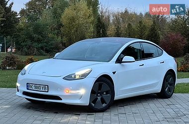 Седан Tesla Model 3 2021 в Луцке