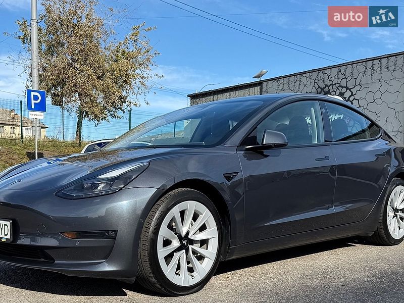 Tesla Model 3 2022