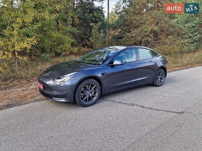 Седан Tesla Model 3 2022 в Киеве