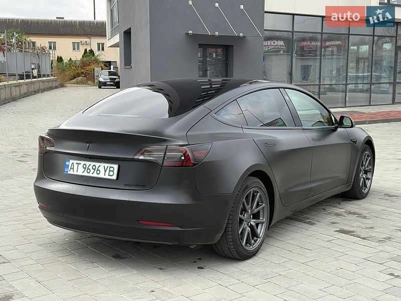 Седан Tesla Model 3 2020 в Ивано-Франковске