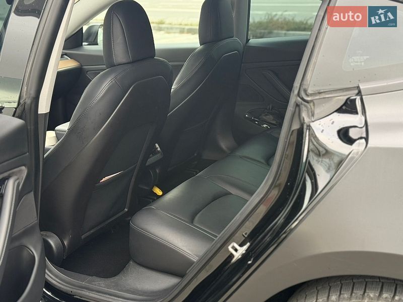 Седан Tesla Model 3 2020 в Ивано-Франковске