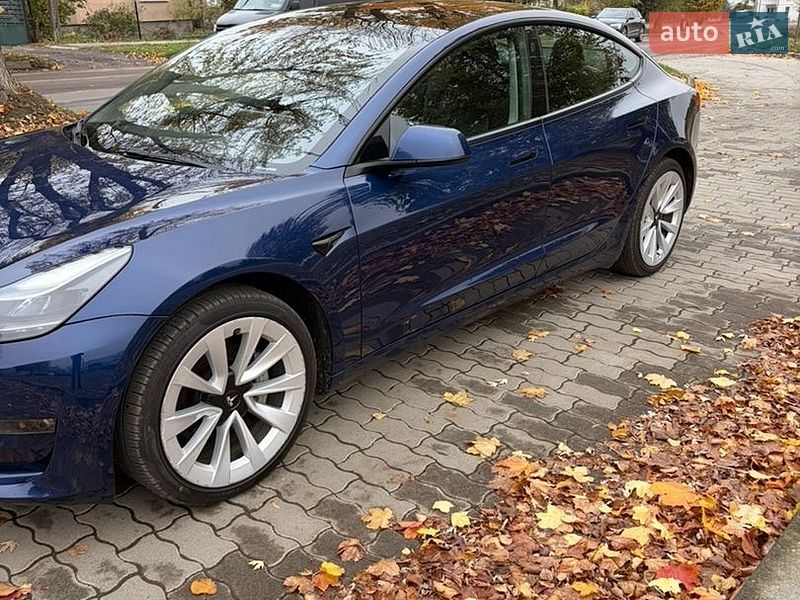 Седан Tesla Model 3 2022 в Сокале