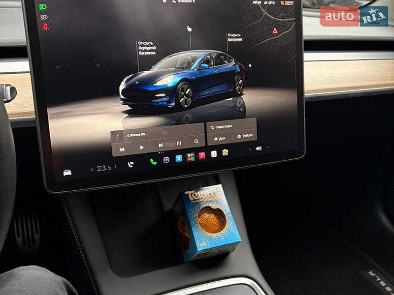 Седан Tesla Model 3 2023 в Києві