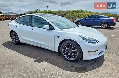 Седан Tesla Model 3 2021 в Львове