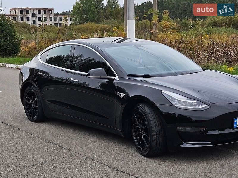 Tesla Model 3 2020