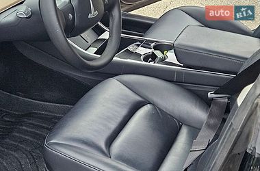 Седан Tesla Model 3 2020 в Києві