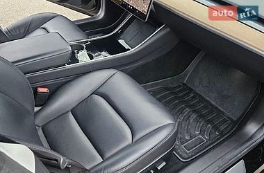 Седан Tesla Model 3 2020 в Києві