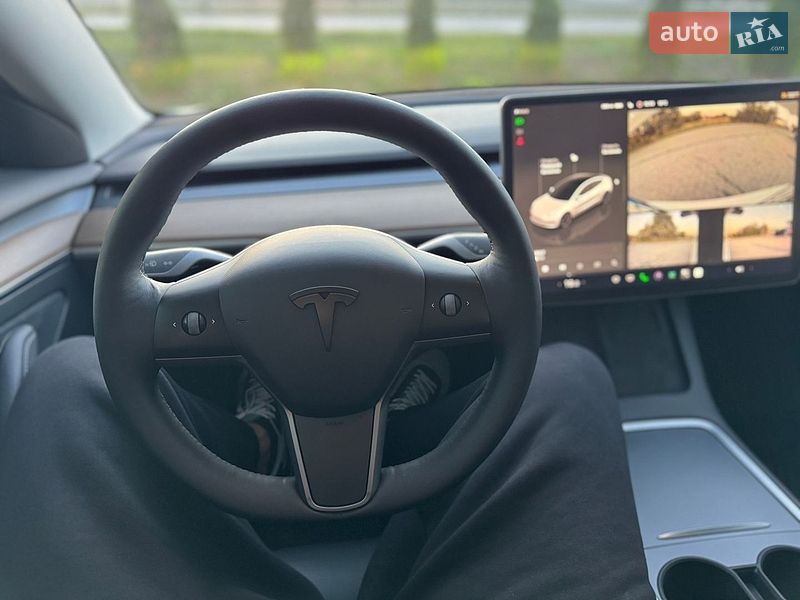 Седан Tesla Model 3 2022 в Львове