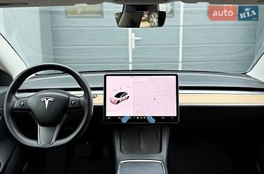Седан Tesla Model 3 2021 в Києві