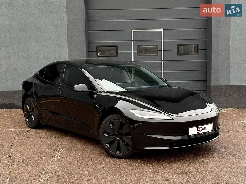 Tesla Model 3 2024