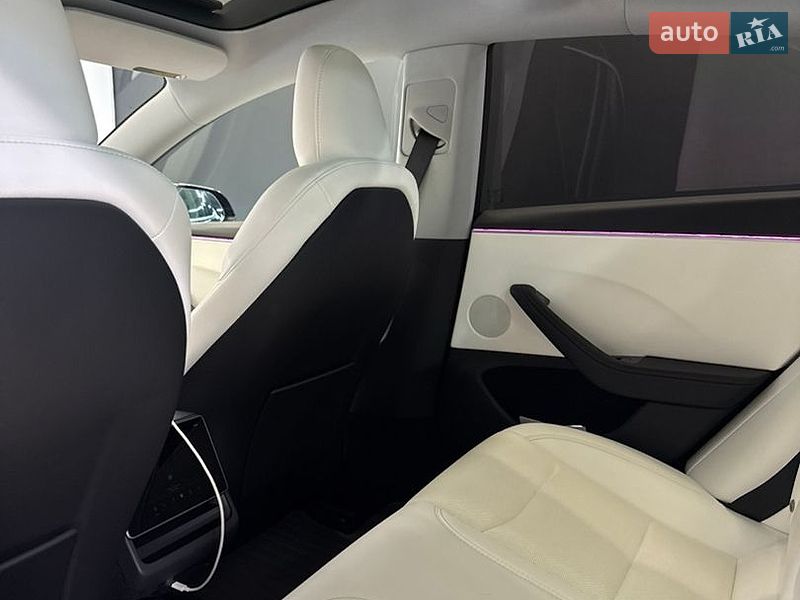 Седан Tesla Model 3 2024 в Одессе