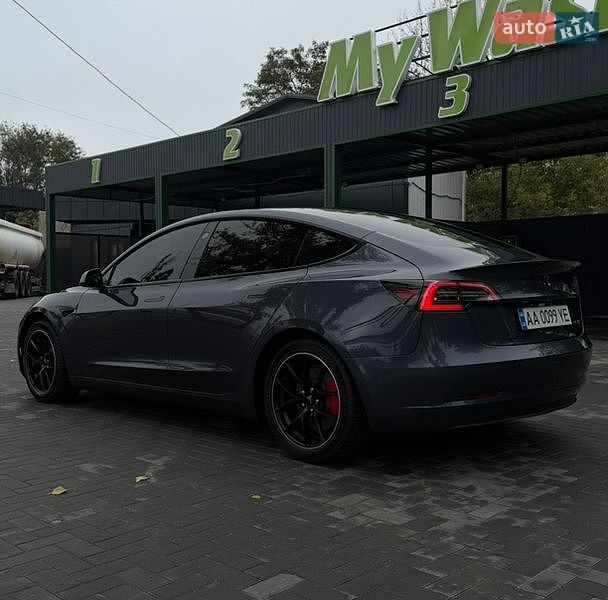 Седан Tesla Model 3 2021 в Запоріжжі