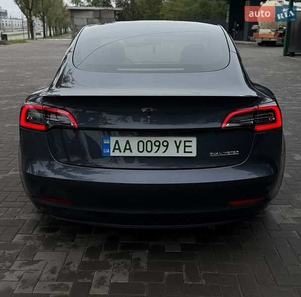 Седан Tesla Model 3 2021 в Запоріжжі