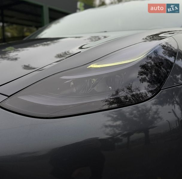 Седан Tesla Model 3 2021 в Запоріжжі