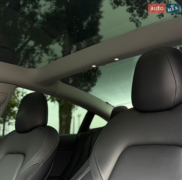 Седан Tesla Model 3 2021 в Запоріжжі