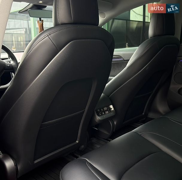 Седан Tesla Model 3 2021 в Запоріжжі