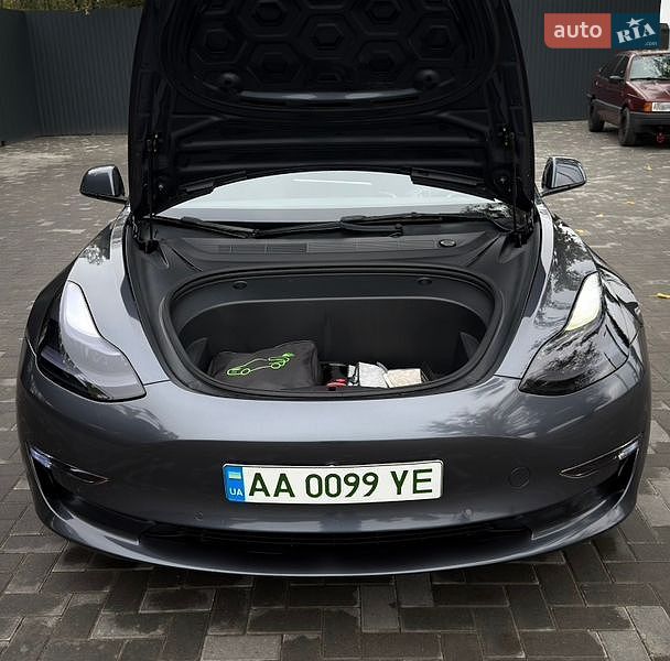 Седан Tesla Model 3 2021 в Запоріжжі