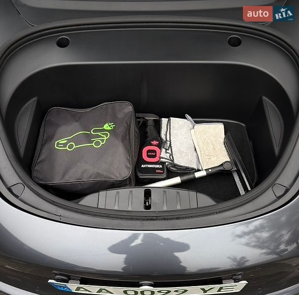 Седан Tesla Model 3 2021 в Запоріжжі