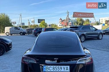 Седан Tesla Model 3 2019 в Львові