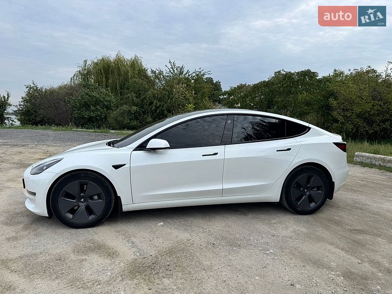 Седан Tesla Model 3 2021 в Дніпрі