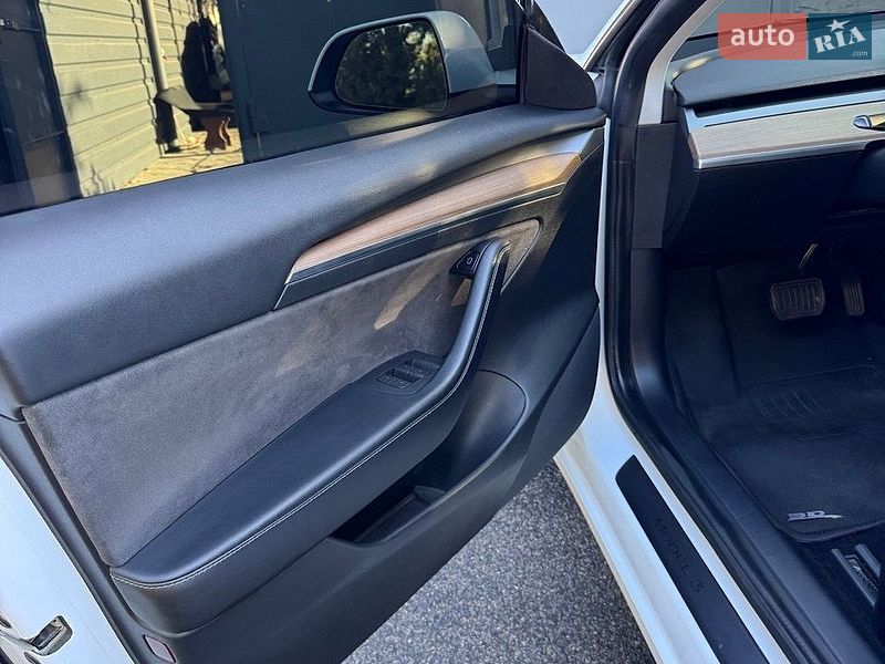Седан Tesla Model 3 2021 в Дніпрі