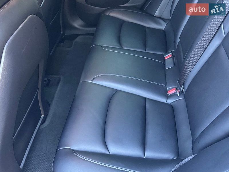 Седан Tesla Model 3 2021 в Дніпрі