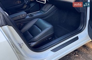 Седан Tesla Model 3 2021 в Дніпрі