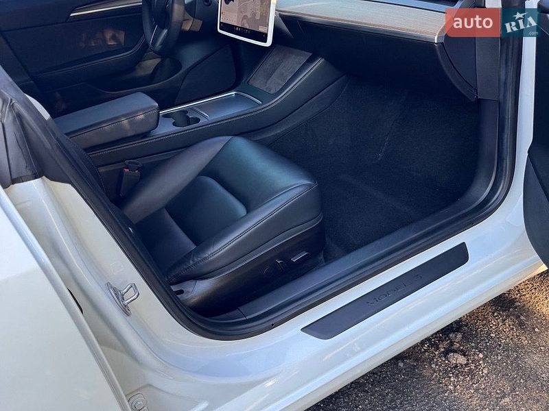 Седан Tesla Model 3 2021 в Дніпрі