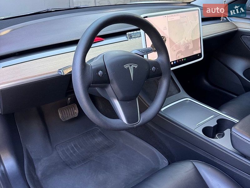 Седан Tesla Model 3 2021 в Дніпрі
