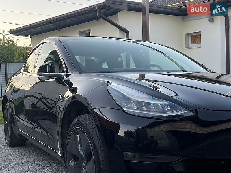 Седан Tesla Model 3 2020 в Самаре