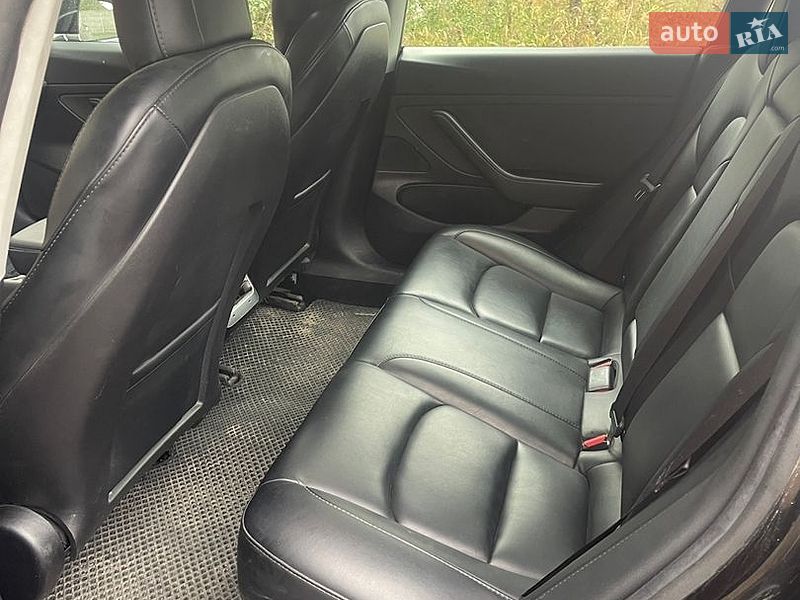 Седан Tesla Model 3 2020 в Самаре