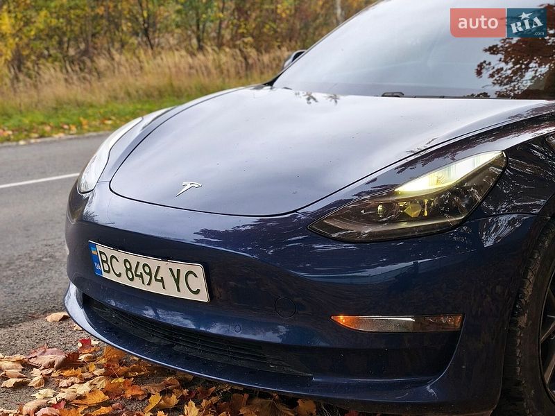 Седан Tesla Model 3 2021 в Львове