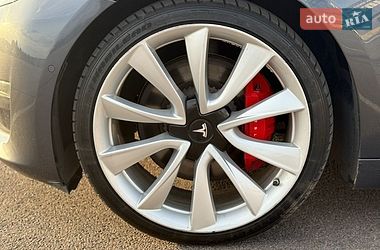 Седан Tesla Model 3 2018 в Ровно