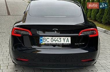 Седан Tesla Model 3 2018 в Львове
