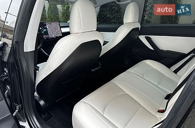 Седан Tesla Model 3 2018 в Львове