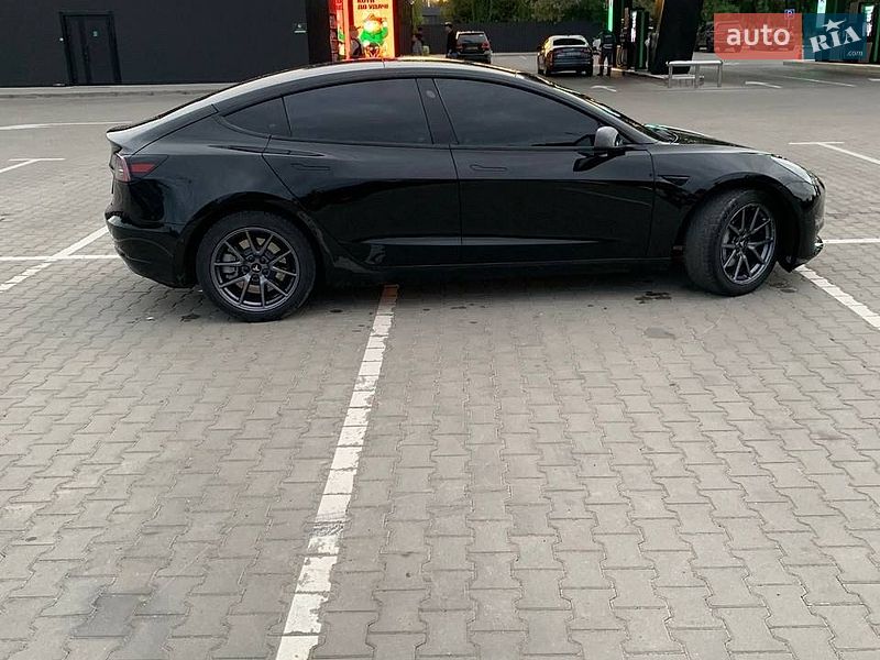 Седан Tesla Model 3 2021 в Одессе
