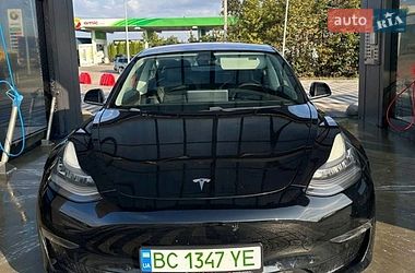 Седан Tesla Model 3 2018 в Львові